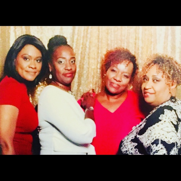 Meet your Posher, Nicole. - Picture 16 of 16